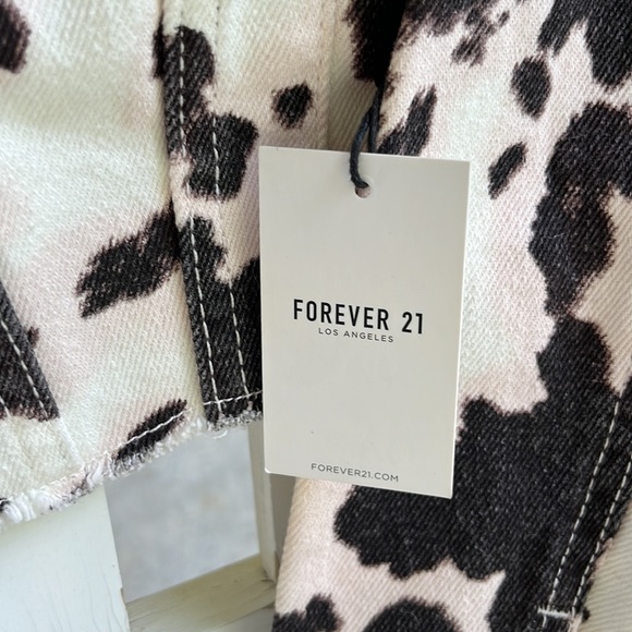 NWT FOREVER 21 denim crop jacket long sleeve. Cow print! Sz small - Picture 4 of 6